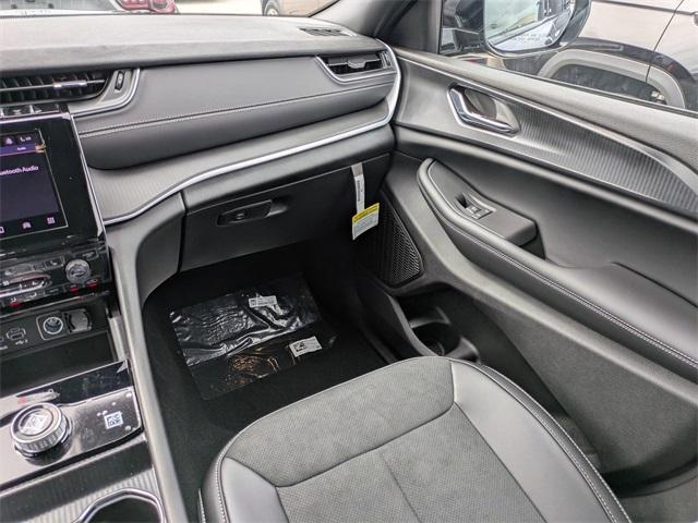 new 2025 Jeep Grand Cherokee car, priced at $37,375