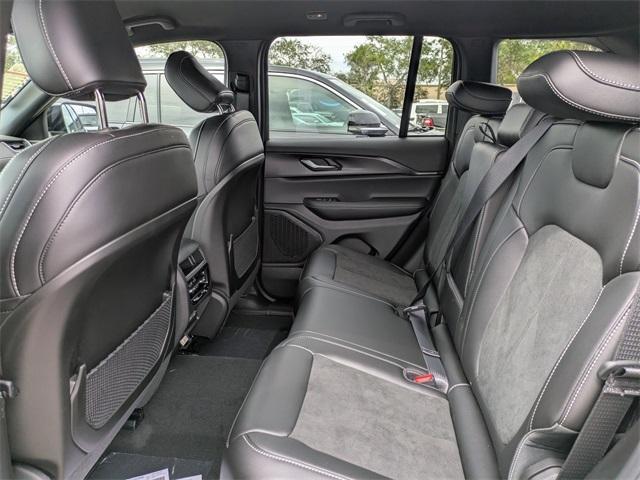 new 2025 Jeep Grand Cherokee car, priced at $37,375