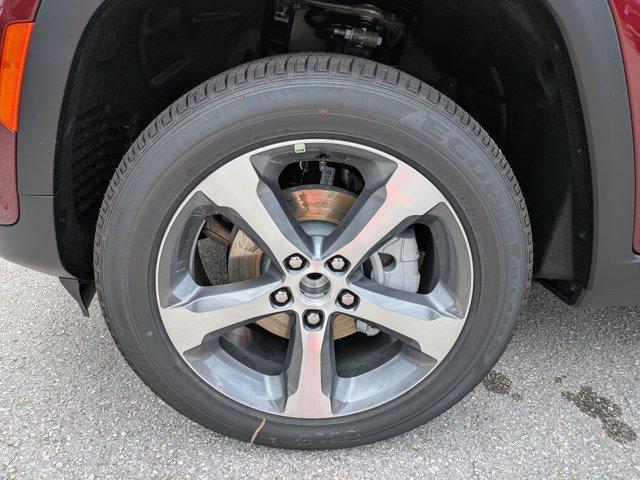 new 2025 Jeep Grand Cherokee car, priced at $42,560