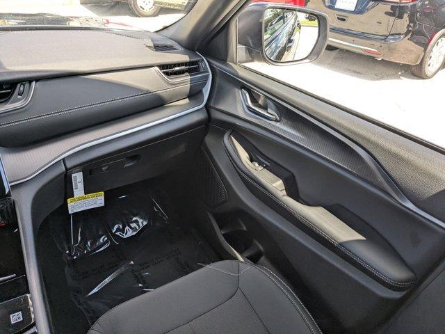 new 2025 Jeep Grand Cherokee car, priced at $36,470