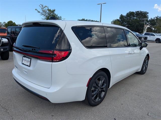 new 2026 Chrysler Pacifica car, priced at $39,905