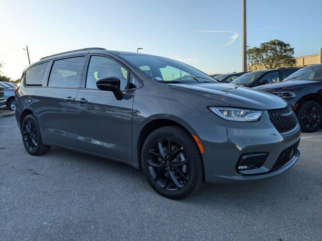 new 2025 Chrysler Pacifica car, priced at $52,935