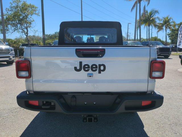 new 2024 Jeep Gladiator car, priced at $33,920