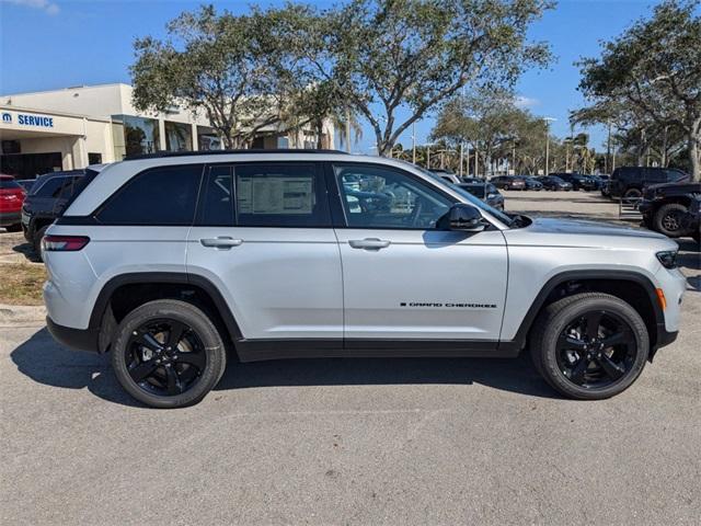 new 2025 Jeep Grand Cherokee car, priced at $34,675