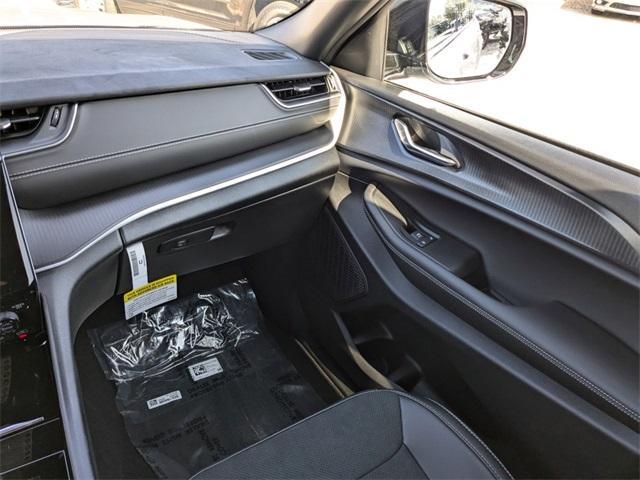 new 2025 Jeep Grand Cherokee car, priced at $34,675