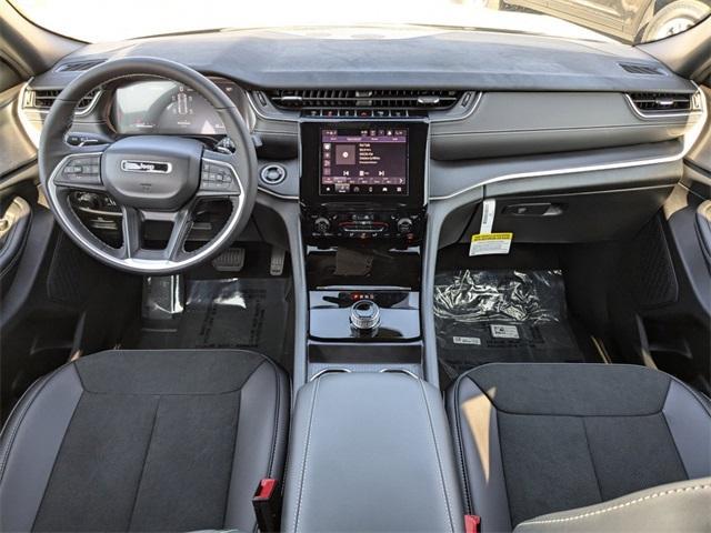 new 2025 Jeep Grand Cherokee car, priced at $34,675