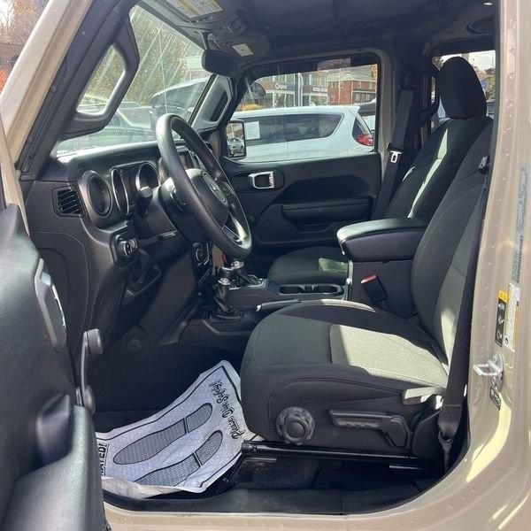 used 2022 Jeep Gladiator car, priced at $29,992