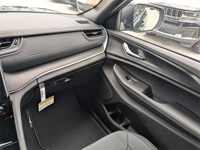 new 2025 Jeep Grand Cherokee car, priced at $34,415