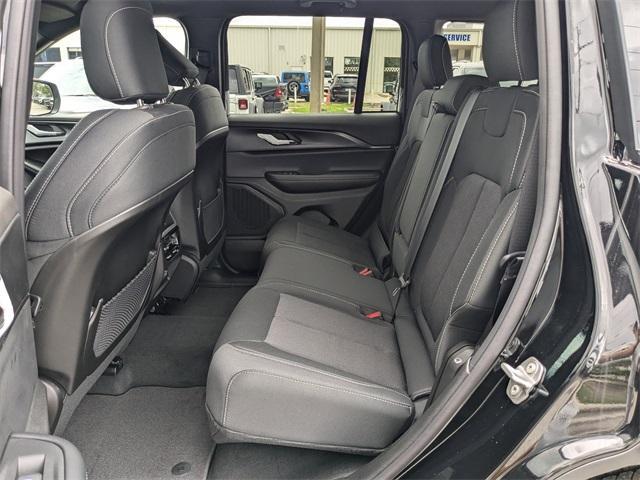 new 2025 Jeep Grand Cherokee car, priced at $34,415