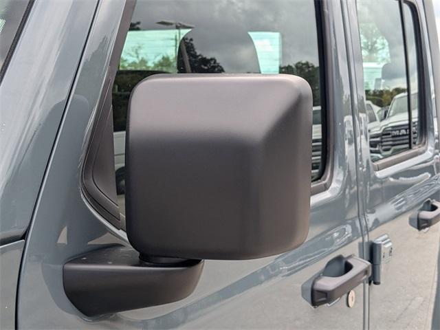 new 2025 Jeep Gladiator car, priced at $39,800