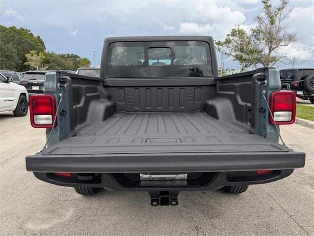 new 2025 Jeep Gladiator car, priced at $39,800