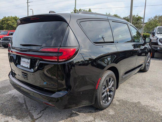 new 2024 Chrysler Pacifica Hybrid car, priced at $44,995