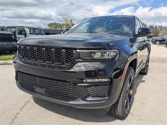 new 2025 Jeep Grand Cherokee car, priced at $41,990