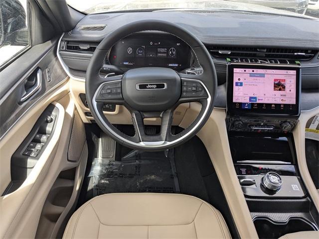 new 2025 Jeep Grand Cherokee car, priced at $41,990