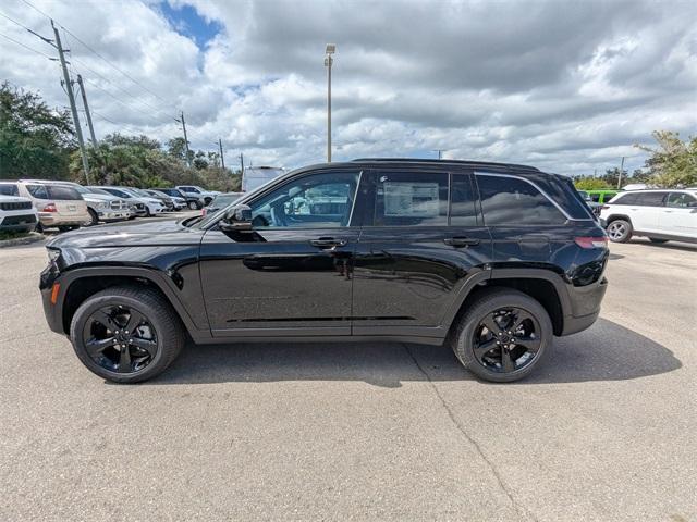 new 2025 Jeep Grand Cherokee car, priced at $41,990