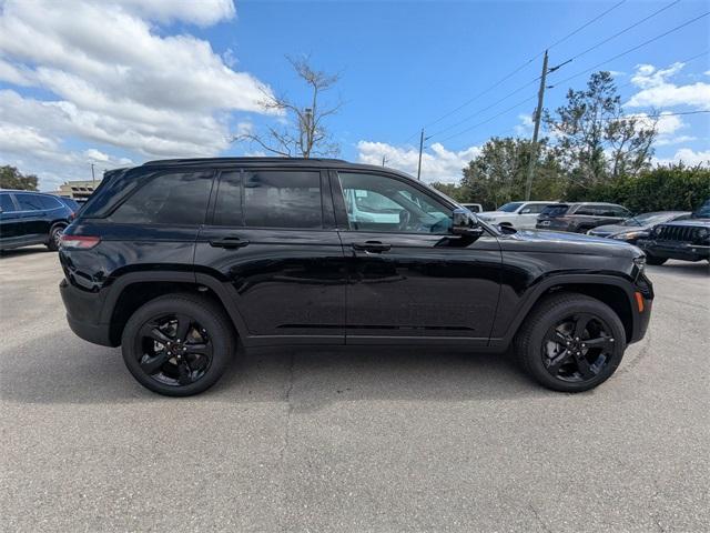 new 2025 Jeep Grand Cherokee car, priced at $41,990