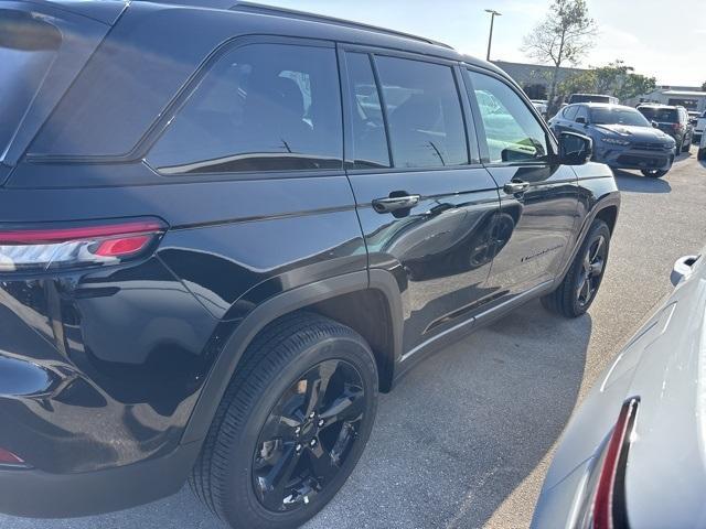 new 2025 Jeep Grand Cherokee car, priced at $44,600