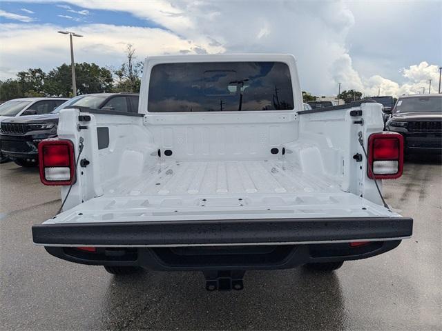 new 2025 Jeep Gladiator car, priced at $43,940