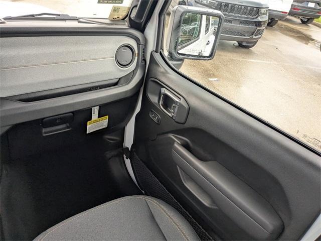 new 2025 Jeep Gladiator car, priced at $43,940