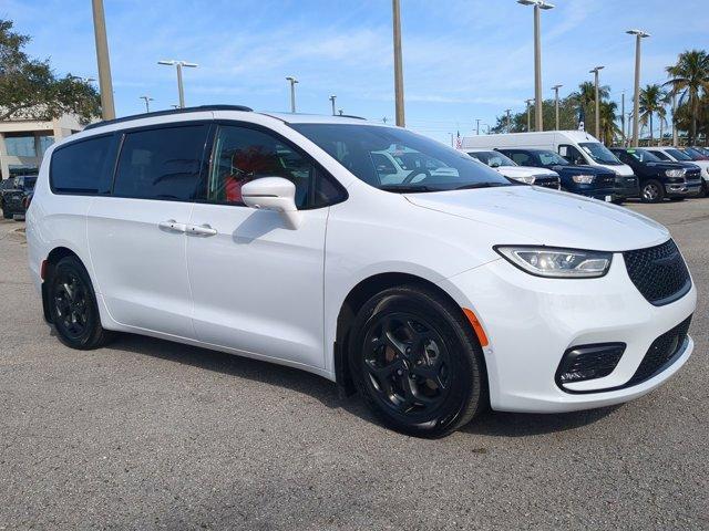 used 2021 Chrysler Pacifica Hybrid car, priced at $24,492