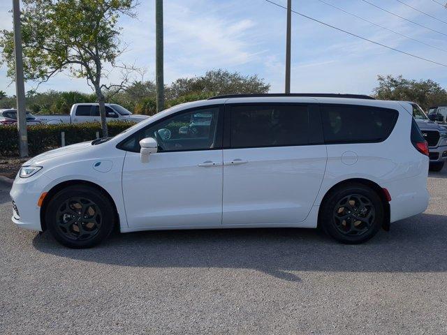 used 2021 Chrysler Pacifica Hybrid car, priced at $24,492