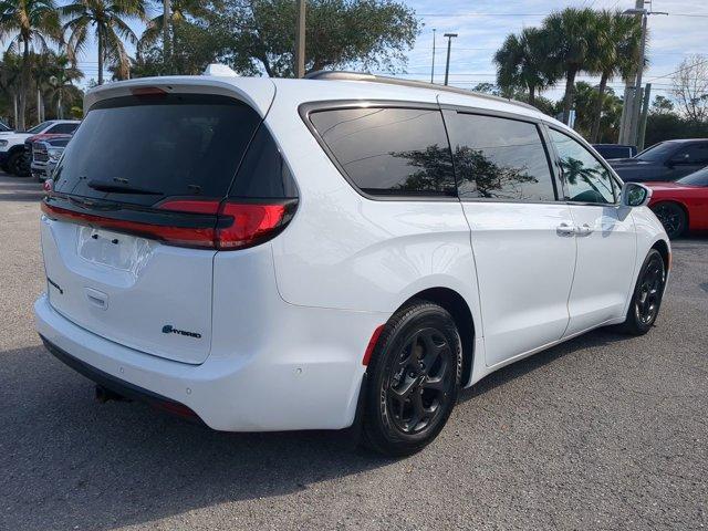 used 2021 Chrysler Pacifica Hybrid car, priced at $24,492