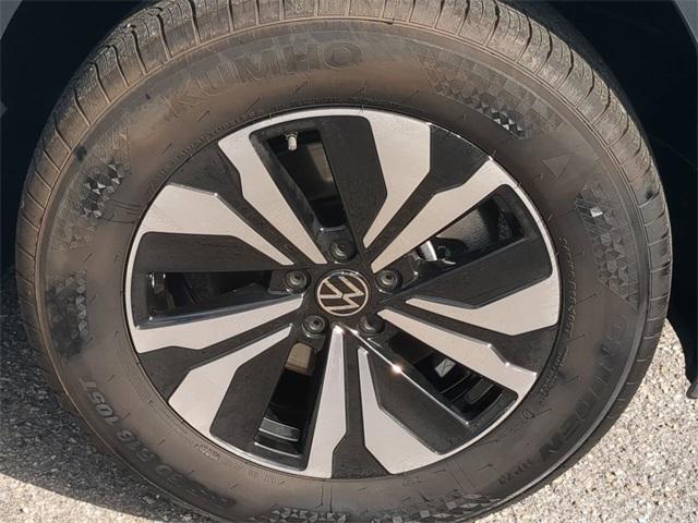 used 2025 Volkswagen Atlas Cross Sport car, priced at $33,798