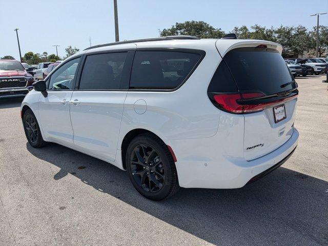 new 2025 Chrysler Pacifica car, priced at $52,965