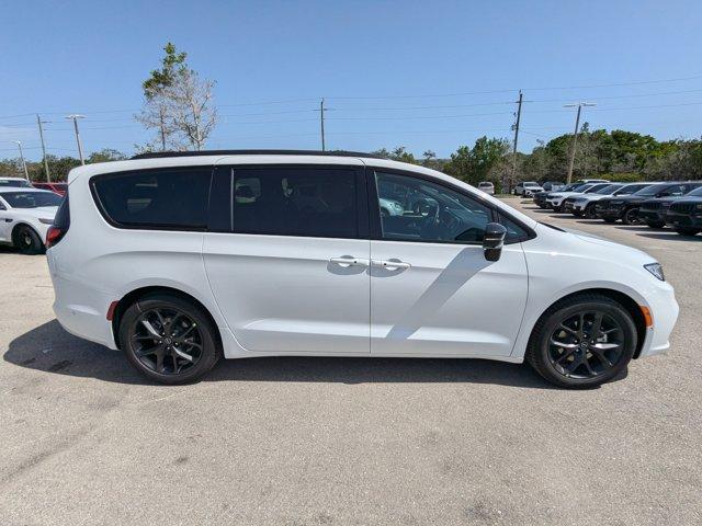 new 2025 Chrysler Pacifica car, priced at $52,965