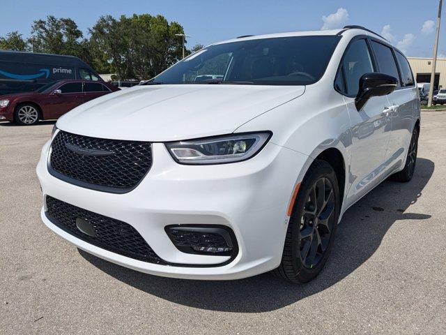 new 2025 Chrysler Pacifica car, priced at $52,965