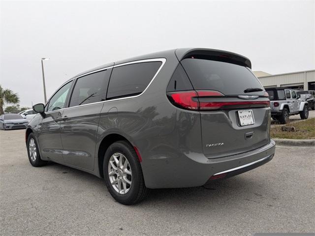 new 2025 Chrysler Pacifica car, priced at $41,920