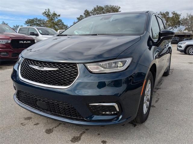 new 2025 Chrysler Pacifica car, priced at $41,920