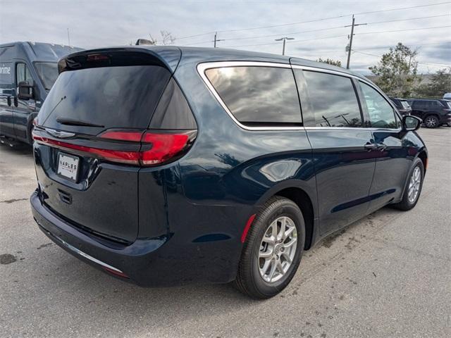 new 2025 Chrysler Pacifica car, priced at $41,920