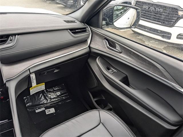 new 2025 Jeep Grand Cherokee car, priced at $41,326