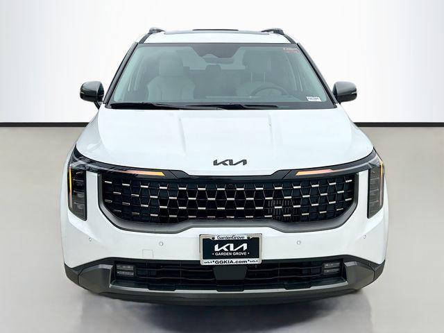 new 2025 Kia Carnival Hybrid car, priced at $56,660