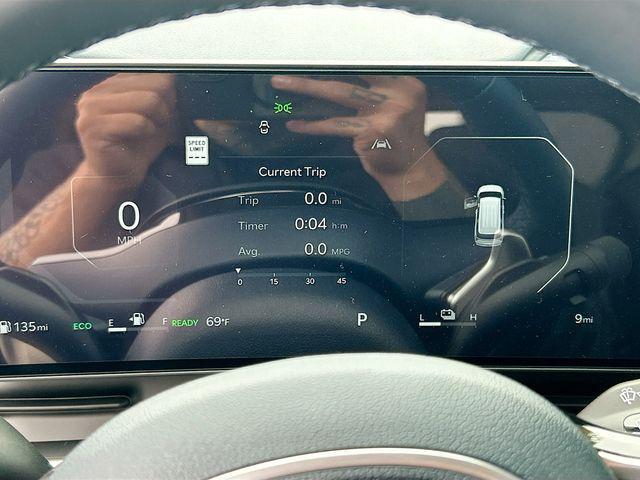 new 2025 Kia Carnival Hybrid car, priced at $56,660
