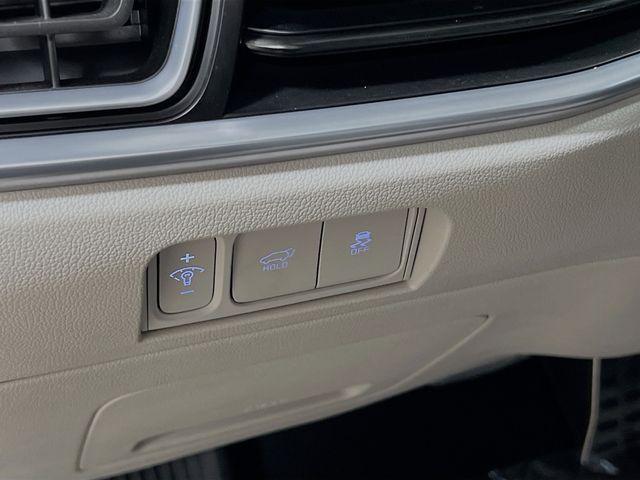 used 2025 Kia Sorento Hybrid car, priced at $42,877