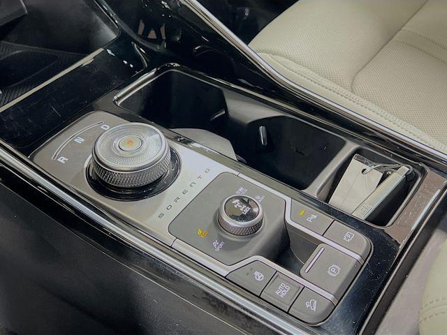 used 2025 Kia Sorento Hybrid car, priced at $42,877