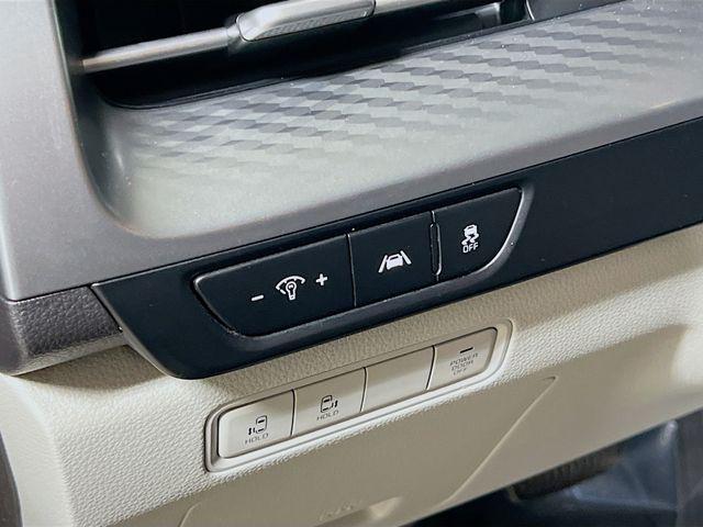 used 2023 Kia Carnival car, priced at $29,905