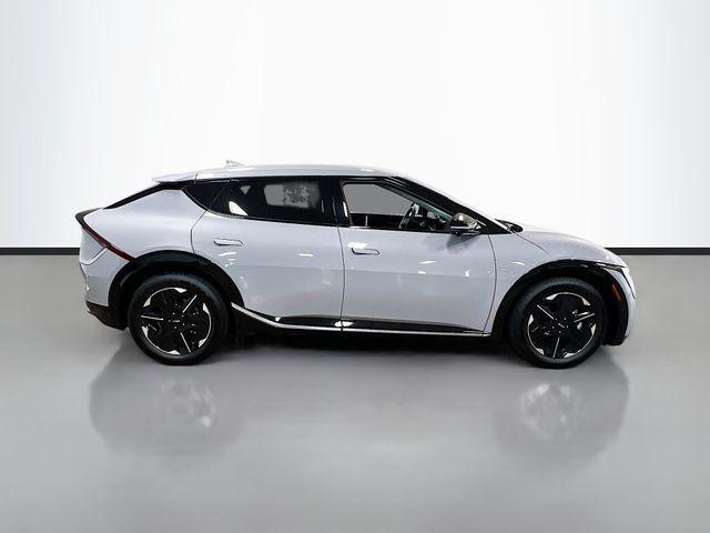 new 2025 Kia EV6 car, priced at $44,535