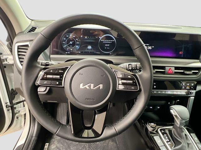new 2025 Kia Seltos car, priced at $24,678