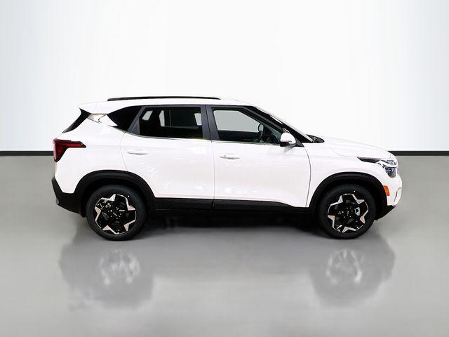 new 2025 Kia Seltos car, priced at $24,678