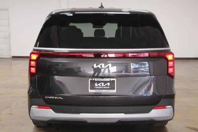 new 2025 Kia Carnival car, priced at $40,160