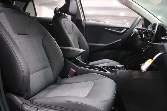 new 2024 Kia Niro Plug-In Hybrid car, priced at $35,595