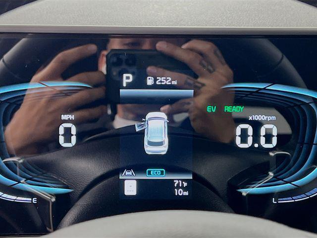 new 2025 Kia Sportage car, priced at $40,980