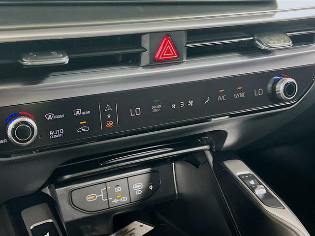 new 2025 Kia Sorento Plug-In Hybrid car, priced at $43,660