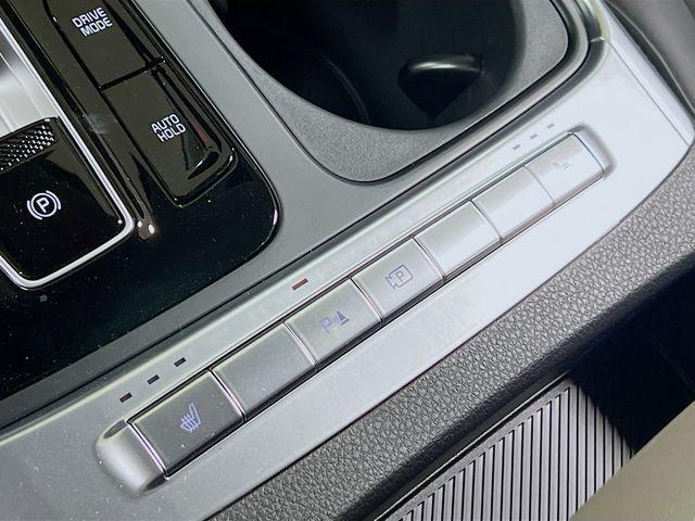 new 2026 Kia Carnival Hybrid car, priced at $46,045