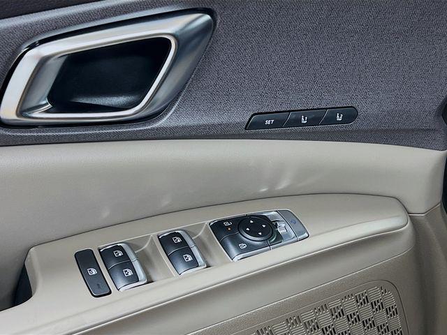 new 2026 Kia Carnival Hybrid car, priced at $46,045