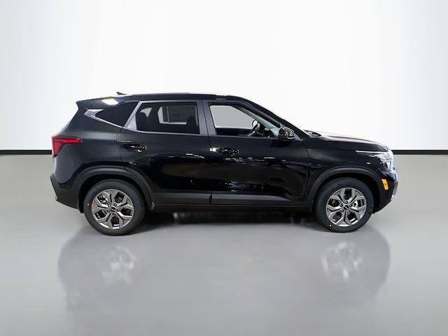 new 2026 Kia Seltos car, priced at $25,170