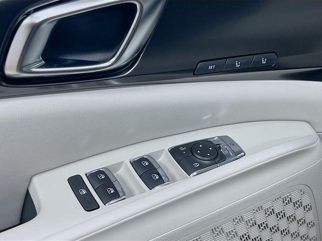 new 2025 Kia Carnival Hybrid car, priced at $49,895